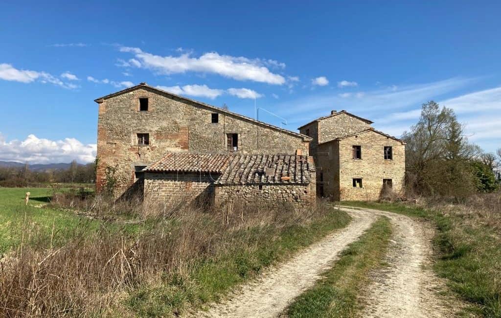 Complesso colonico costituito da 2 fabbricati