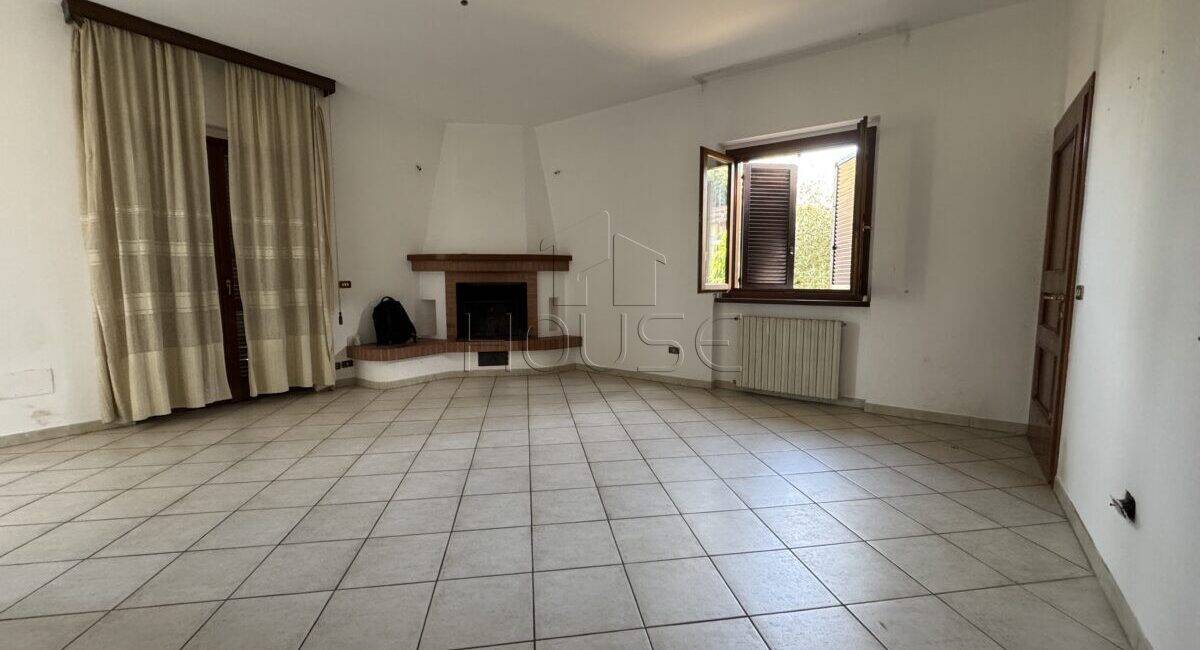 Appartamento in bifamiliare con 3 camere posto a piano terra
