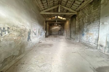 Capannoni in zona industriale
