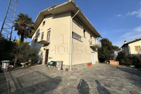 Casa singola con giardino privato
