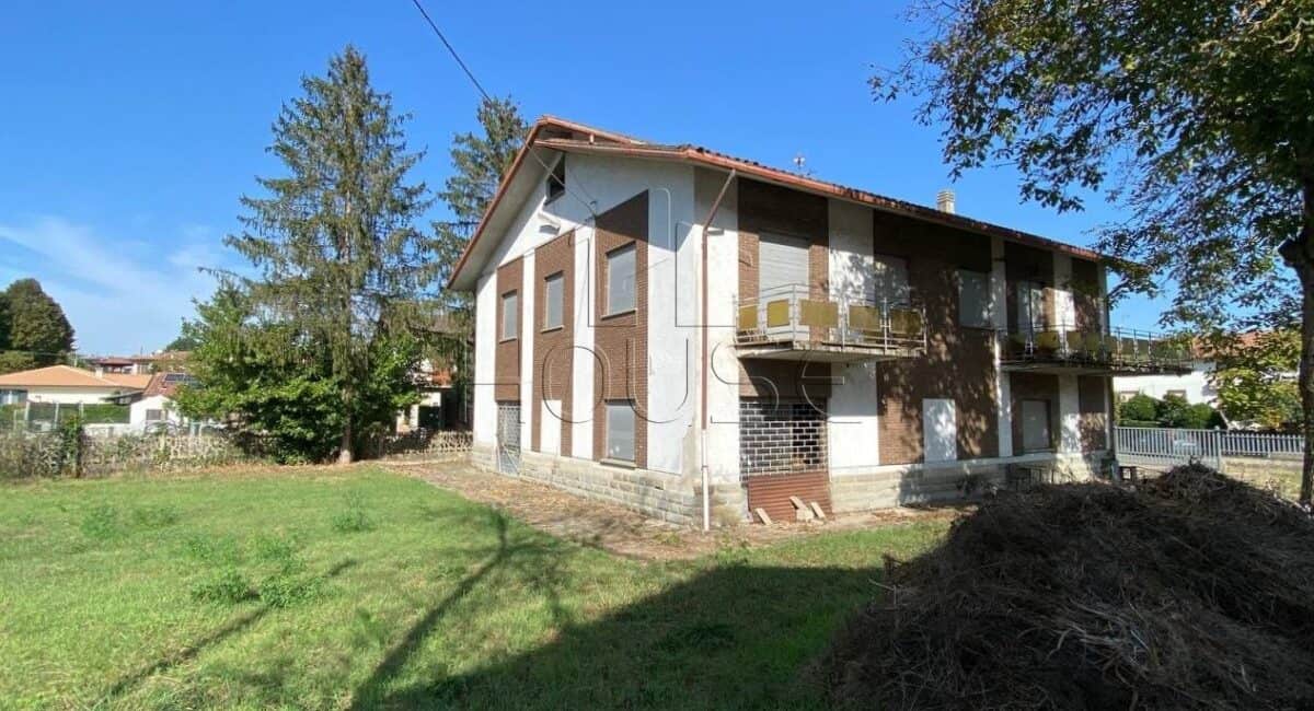 Casa singola con giardino