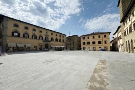 Cielo-terra allo stato grezzo diviso in due unità