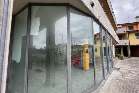 Locale commerciale