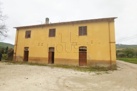 Casa singola divisa in 2 unità