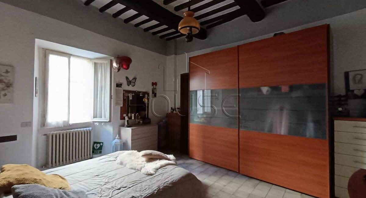 Appartamento  con due camere zona centrale