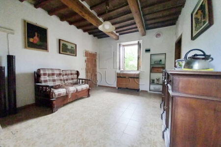 Appartamento con ingresso indipendente e terrazzo