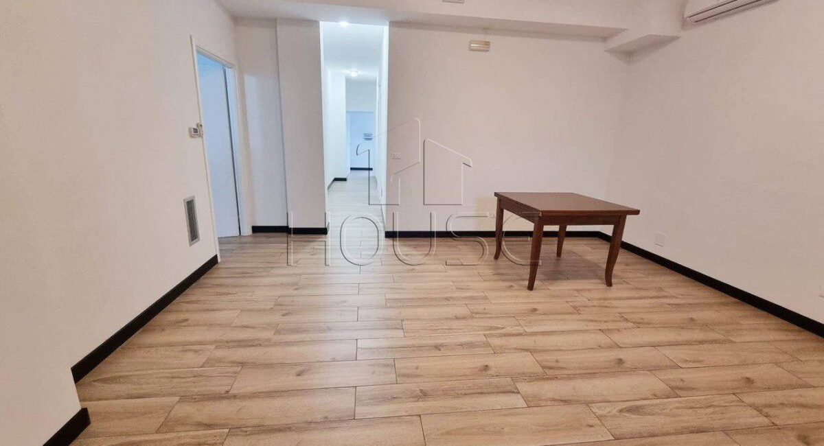 Ufficio ristrutturato di 88 mq a Cesa