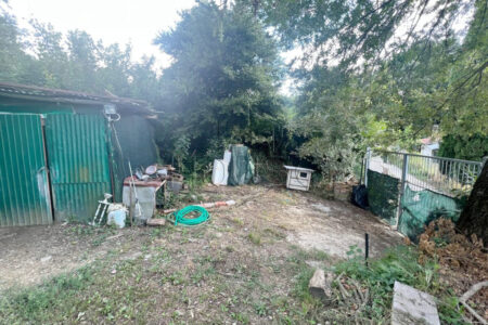 Terreno panoramico con annesso abitativo