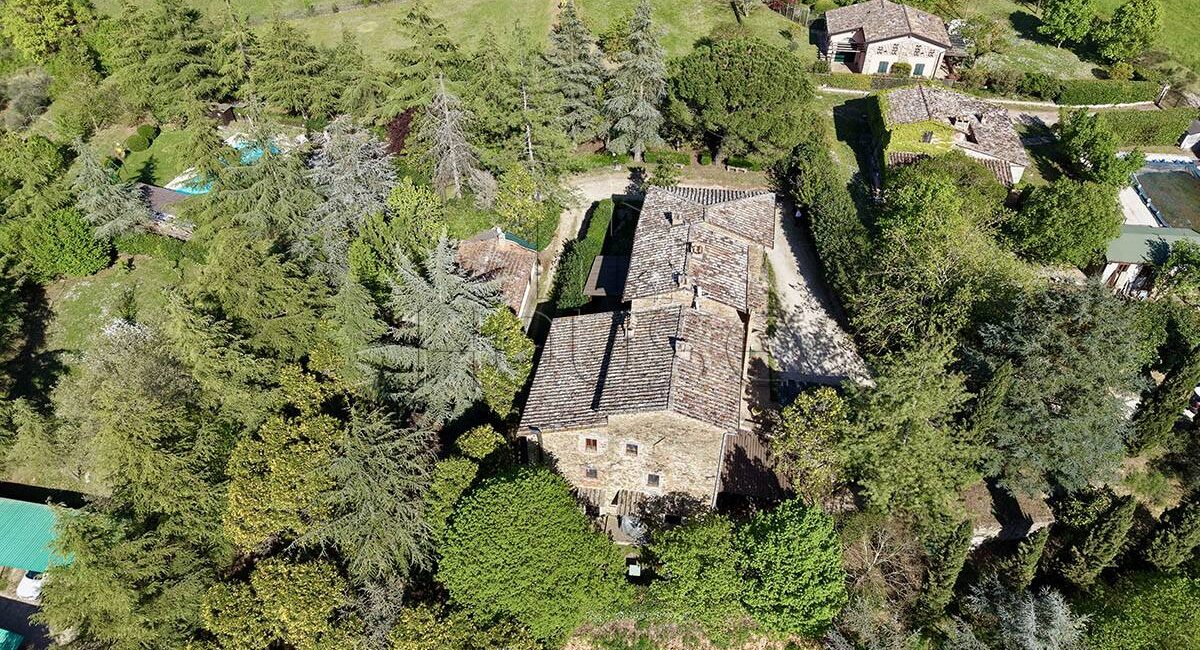 Casale con piscina