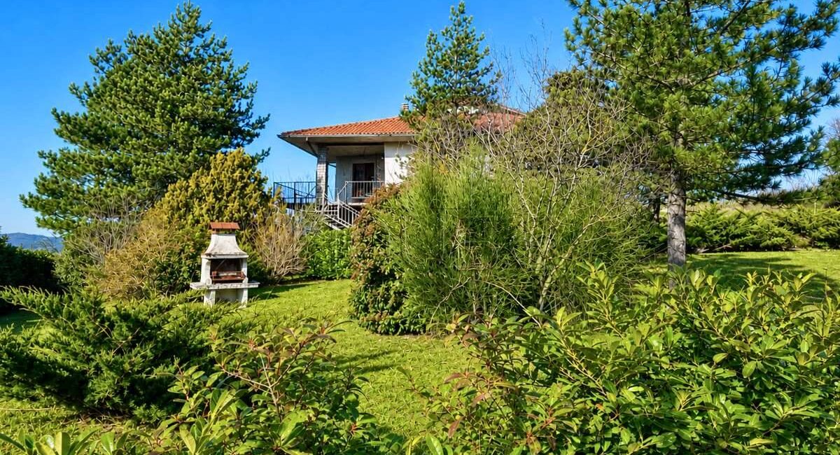 Casa singola panoramica con giardino