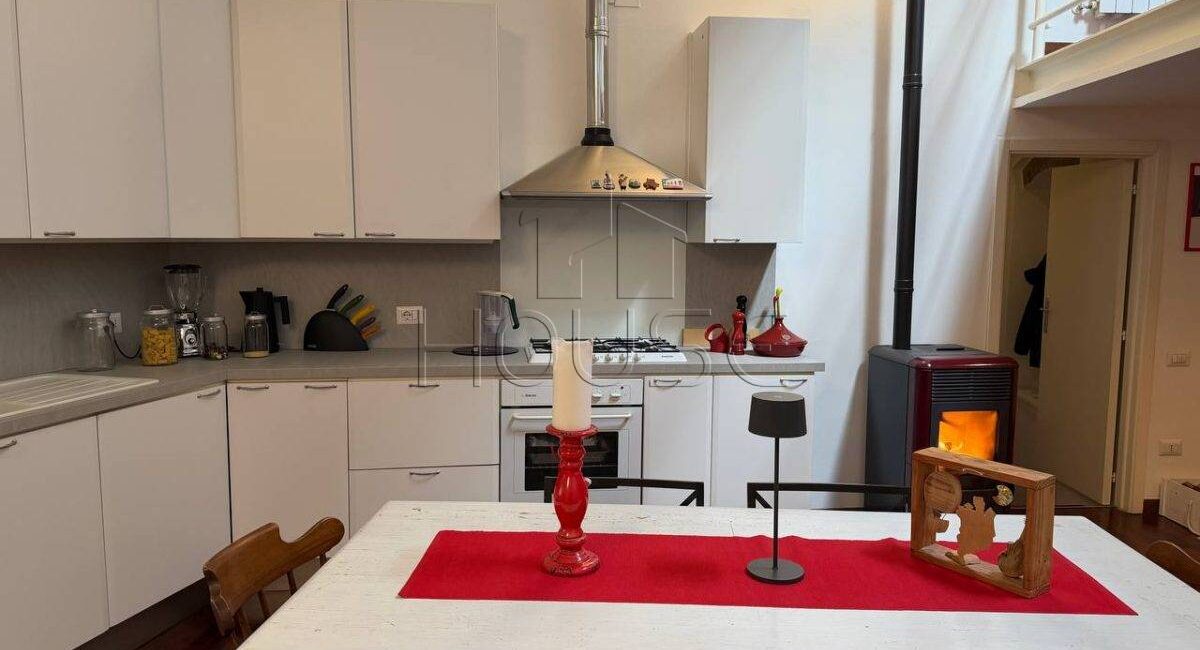 Appartamento ristrutturato con terrazzo