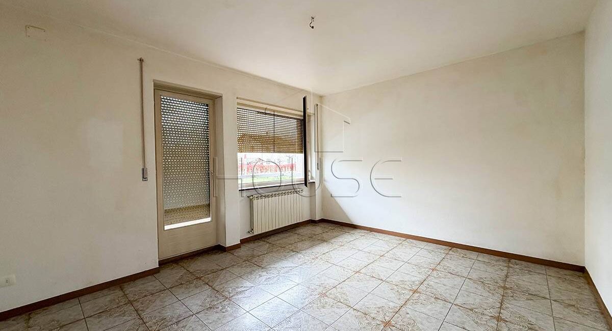 Ampio appartamento con giardino privato