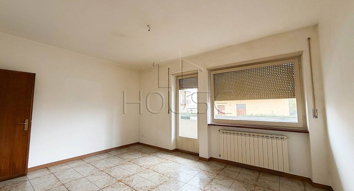 Ampio appartamento con giardino privato