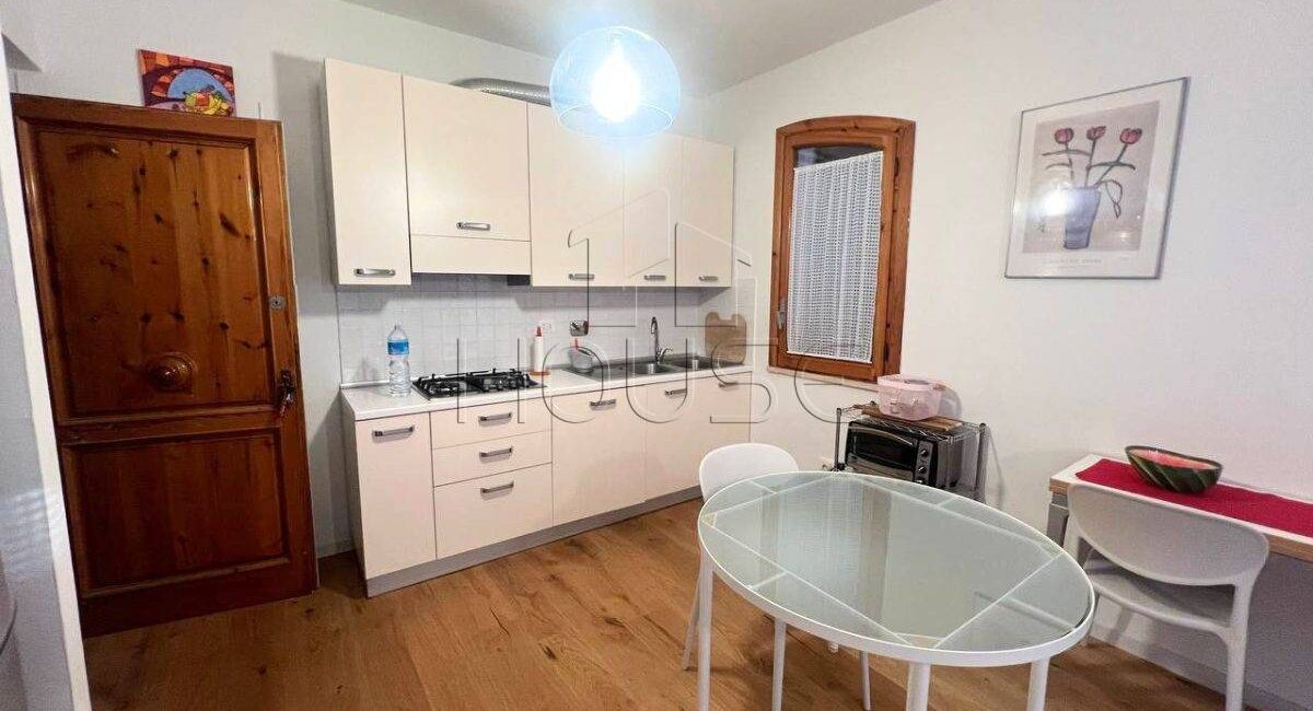 Bilocale con giardino