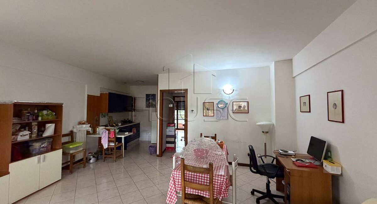 Appartamento con ascensore e ampio garage a Cerbara