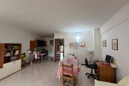 Appartamento con ascensore e ampio garage a Cerbara