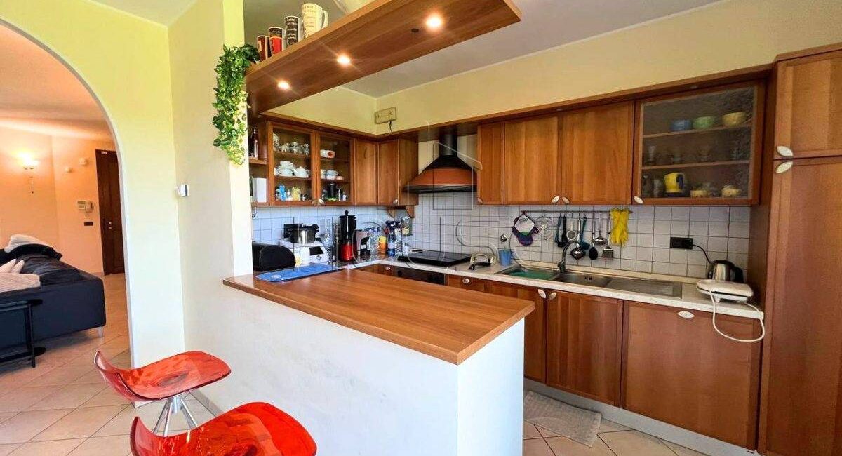 Villetta capotesta con giardino