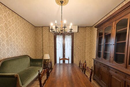 Appartamento al piano quarto con ascensore e garage