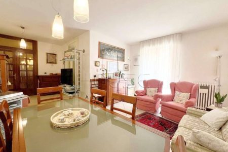 Appartamento di 120mq con ampio terrazzo