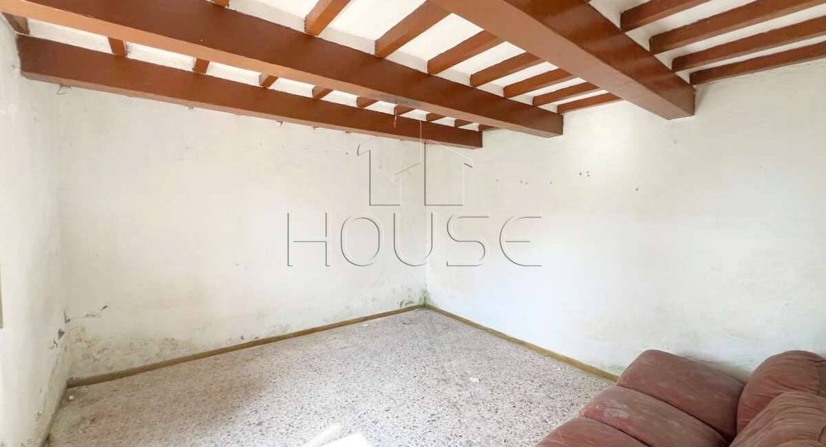 Casa singola da ristrutturare con terreno