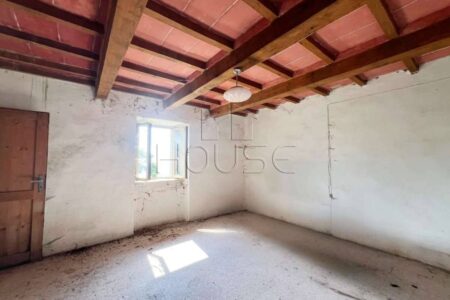 Casa singola da ristrutturare con terreno