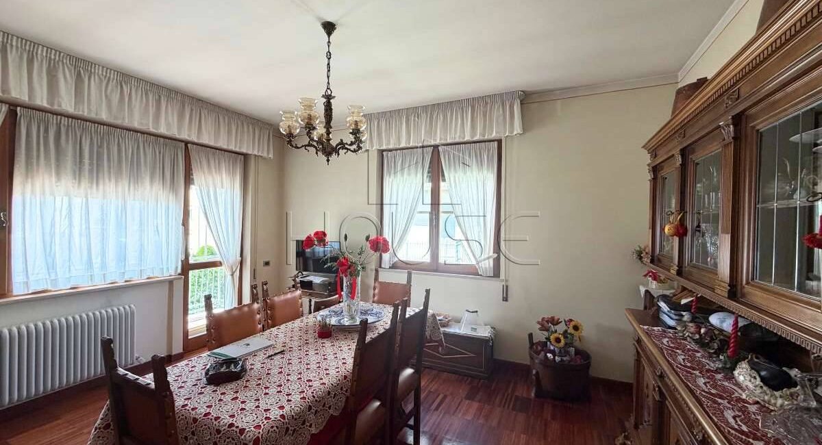 Casa singola con ampio giardino