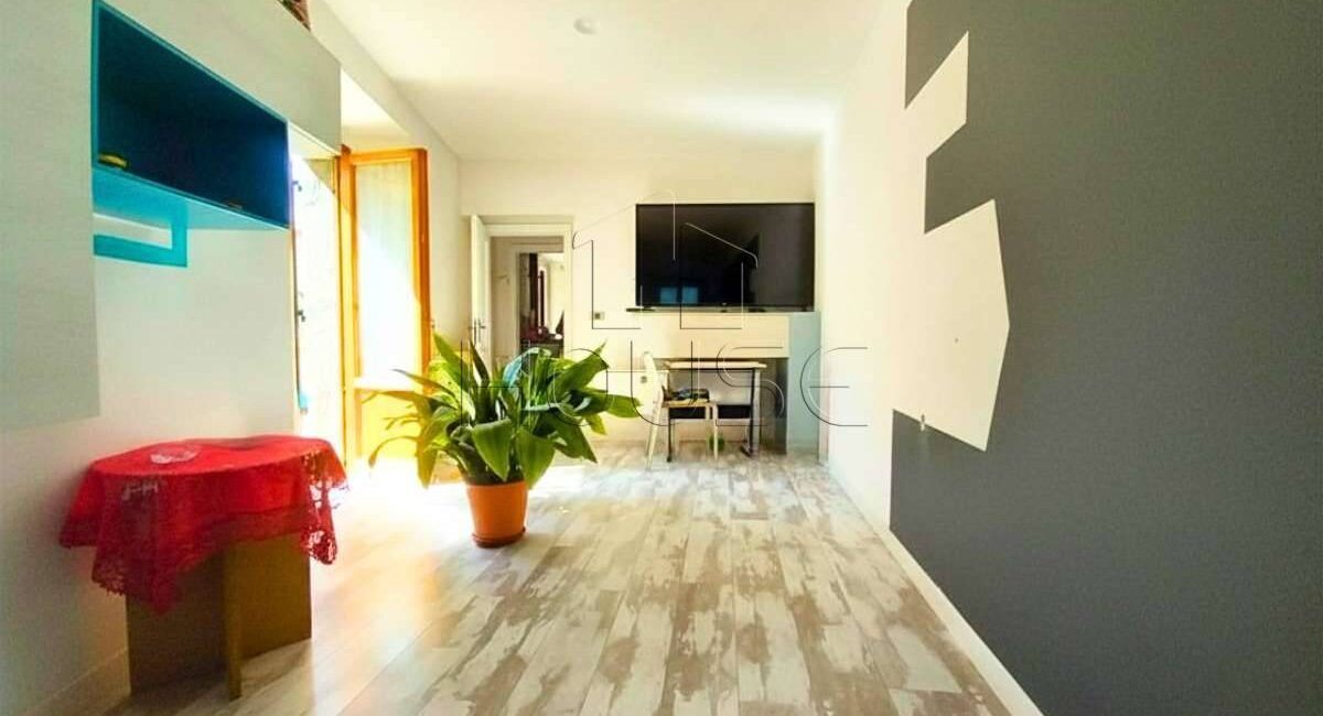 Casa con terrazzo panoramico, garage e taverna