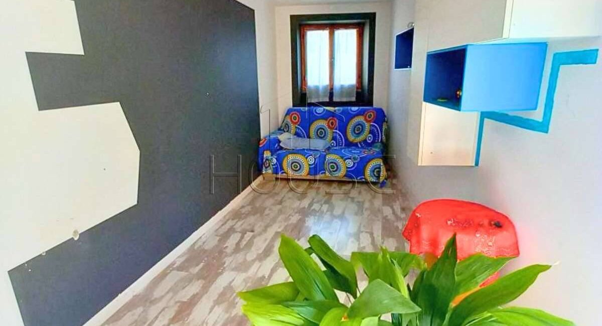 Casa con terrazzo panoramico, garage e taverna