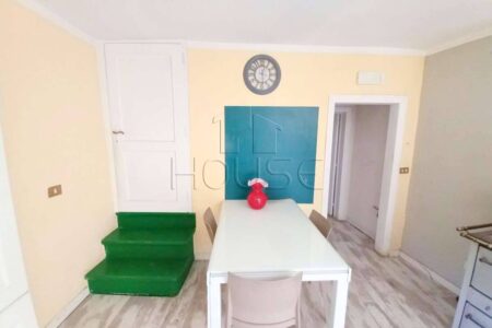 Casa con terrazzo panoramico, garage e taverna