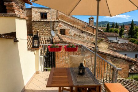 Appartamento ristrutturato con terrazzo