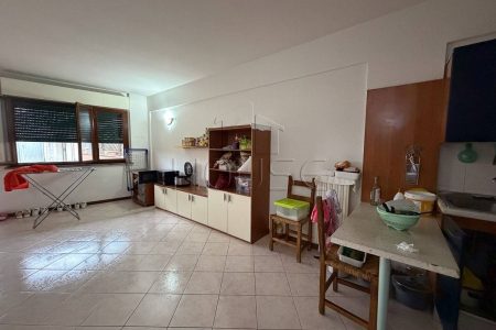 Appartamento con ascensore e ampio garage a Cerbara