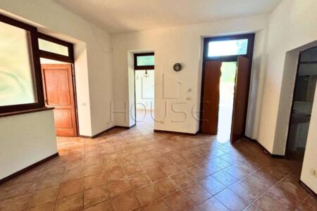 Appartamento in bifamiliare a piano terra