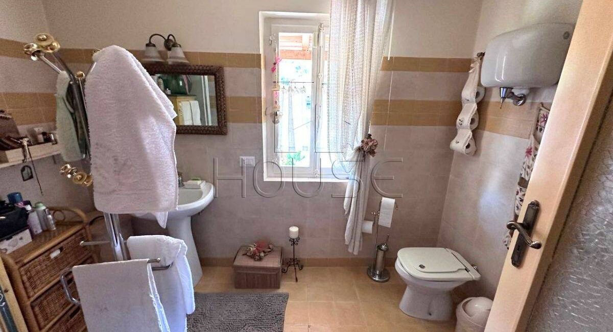 Casa singola con giardino privato