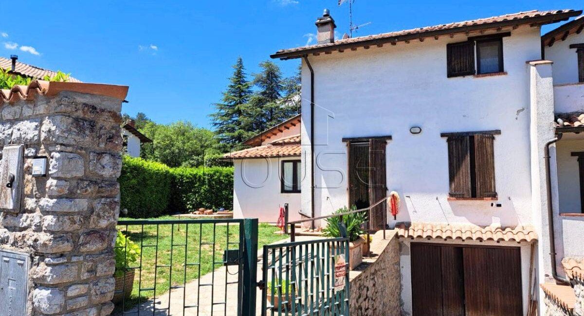 Cielo-Terra con ingresso indipendente e corte privata
