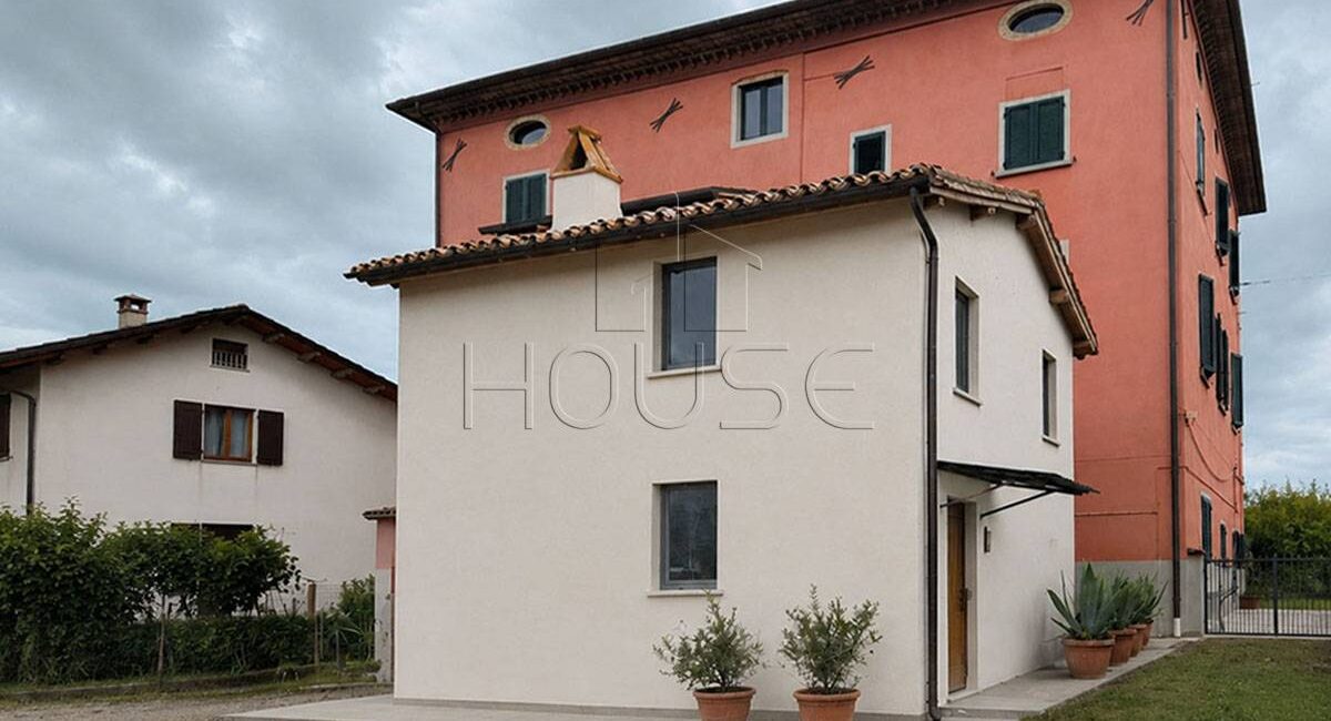 Casa singola con giardino esclusivo