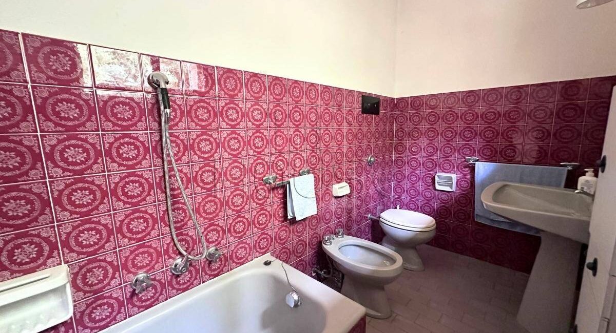 Casa singola in posizione panoramica con giardino esclusivo