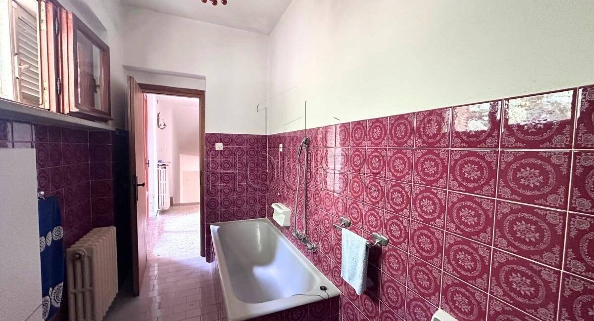 Casa singola in posizione panoramica con giardino esclusivo