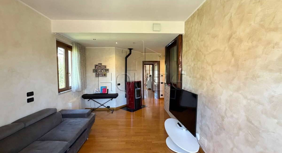 Bifamiliare con giardino esclusivo