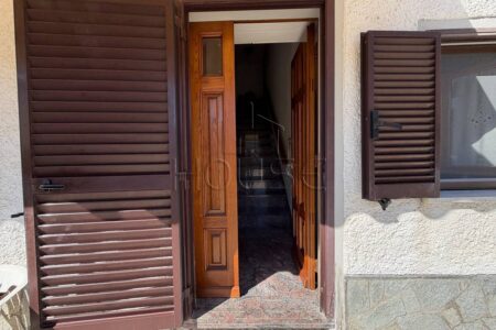 Casa singola con terreno e garage