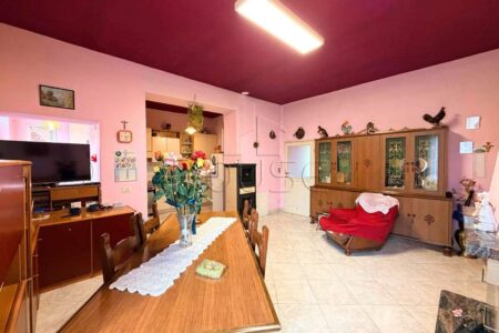 Appartamento in quadrifamiliare con ingresso indipendente