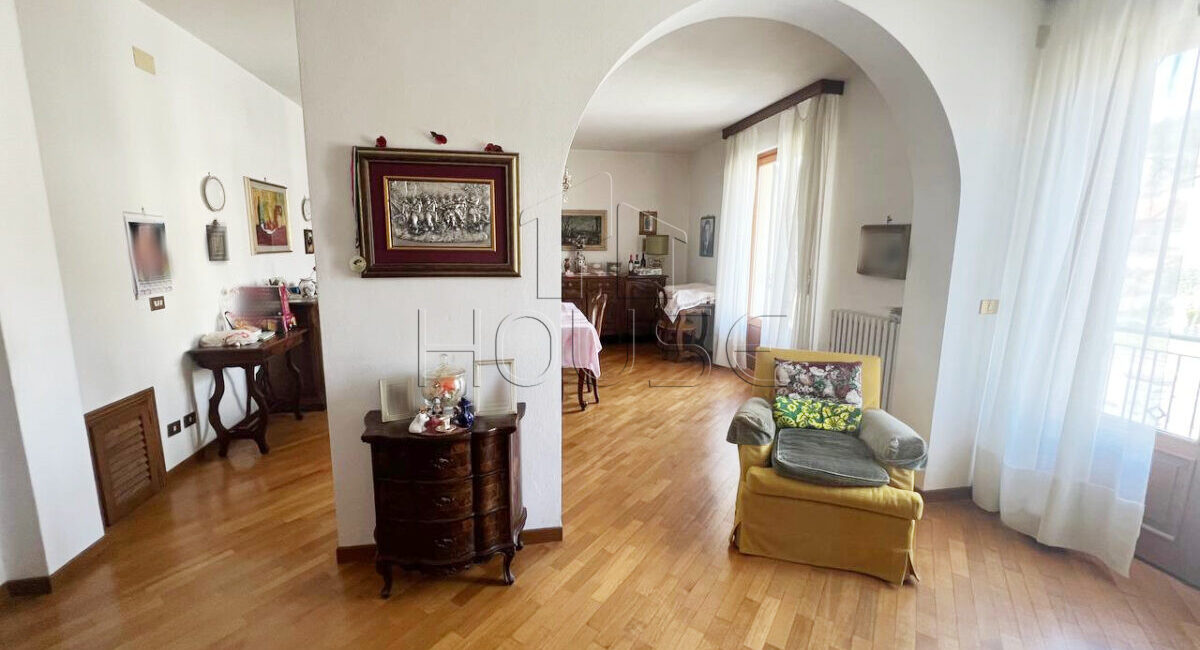 Casa singola con giardino