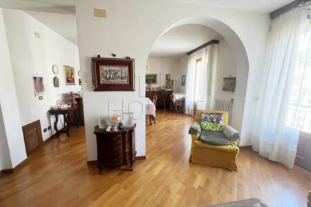 Casa singola con giardino