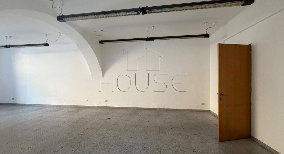 locale uso negozio/ufficio