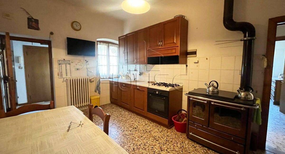 San Polo – Bifamiliare di 196 mq con 1000 mq di terreno e potenziale edificatorio