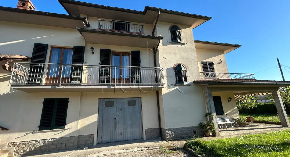 Casa singola con giardino