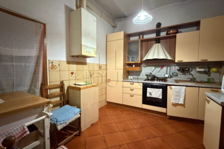 Appartamento in palazzo storico con garage e posto auto