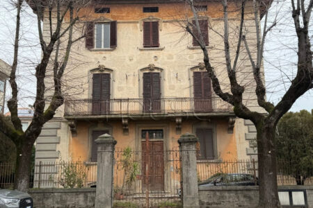 Appartamento in palazzo storico con garage e posto auto