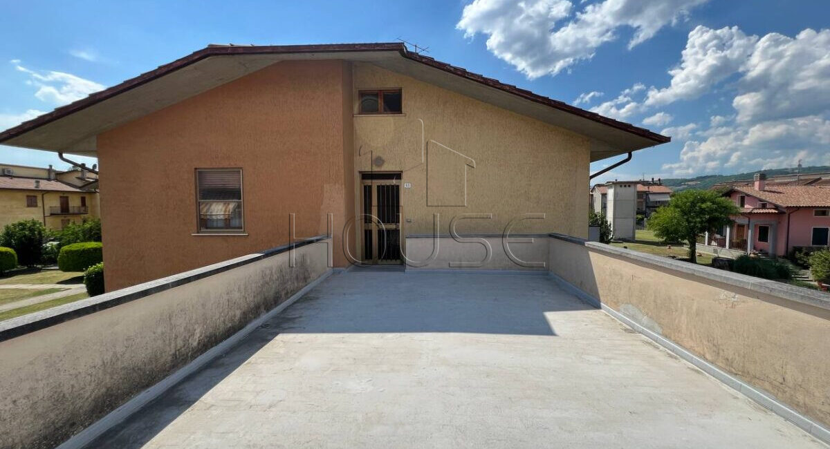 Appartamento indipendente con giardino e garage