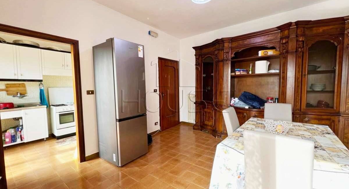 Appartamento con balconi e garage