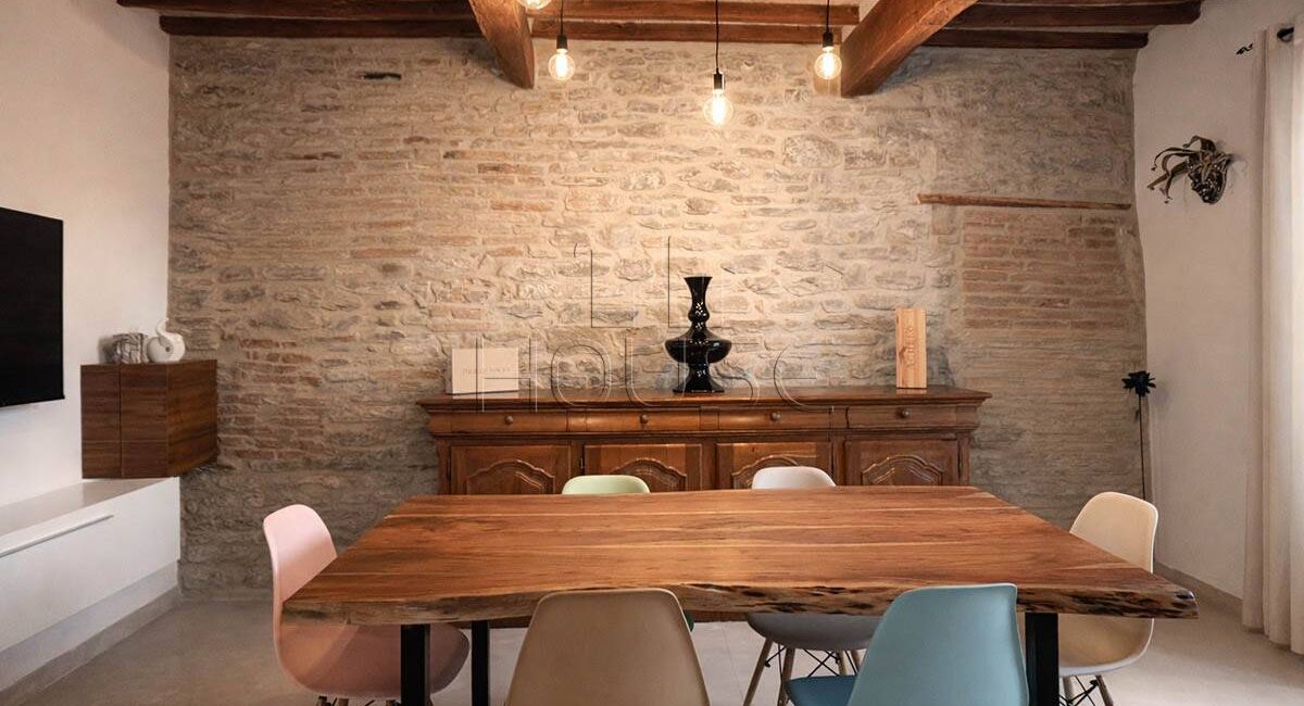 Porzione cielo-terra di 210 mq con giardino